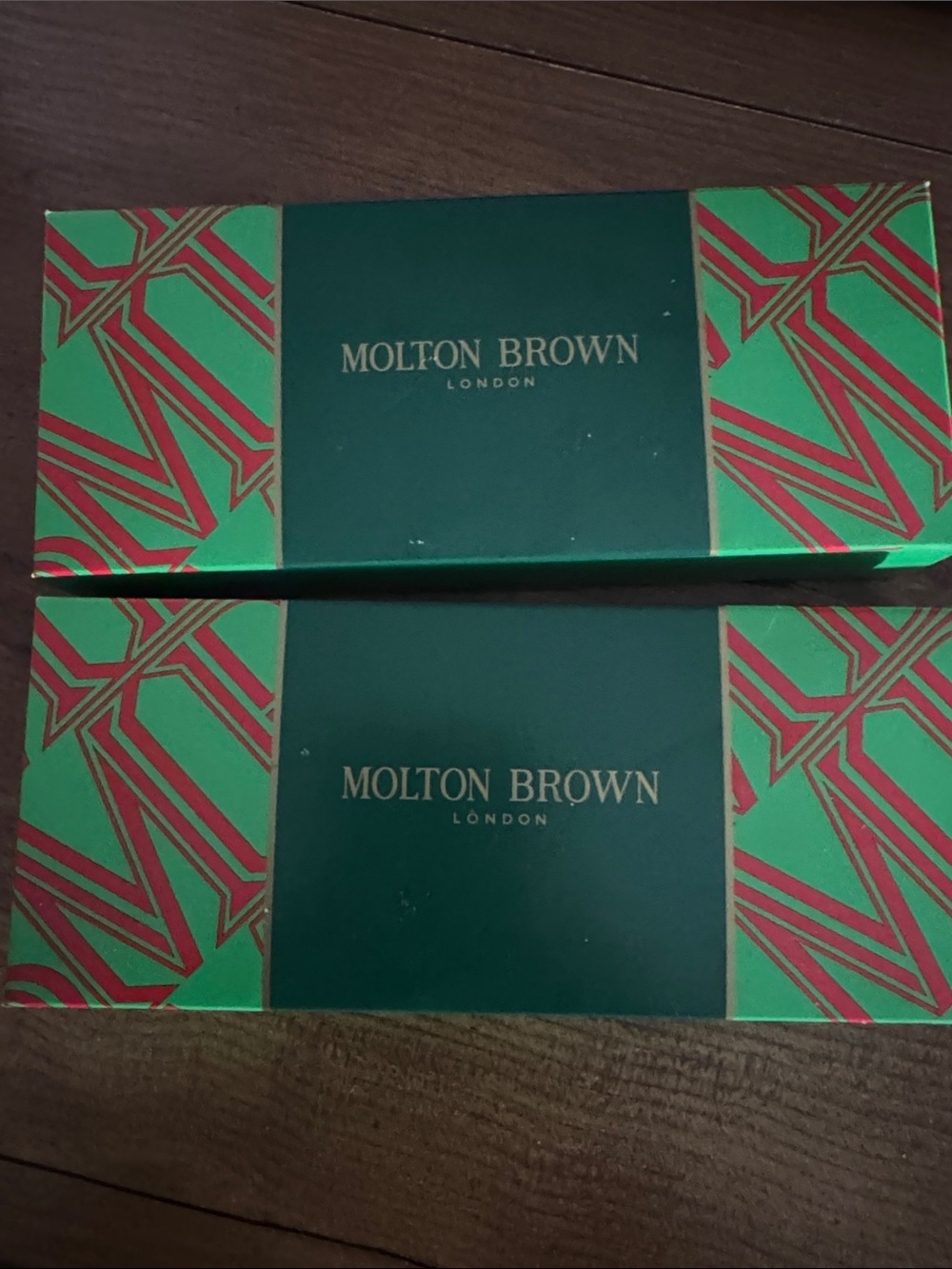 (1) Molton Brown Bath Gel Gift Set - 6 Minis Included! BNIB! - Picture 2 of 2